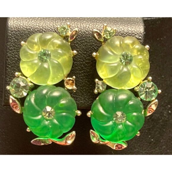 Vintage Lisner Molded Glass Shades Of Green Floral Clip-On Earrings - Picture 3 of 12